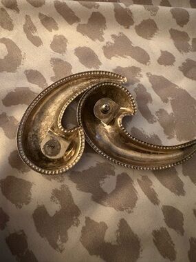 Vintage Silver- tone Paisley Screw-Back Earrings